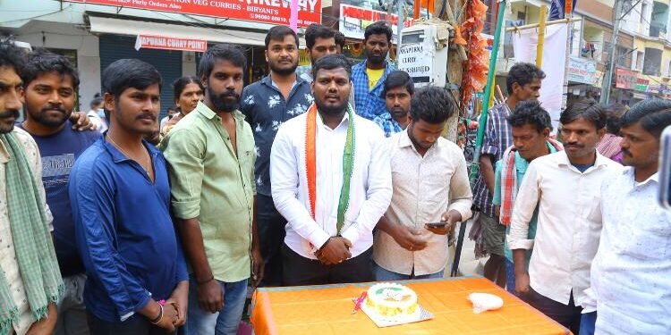 మాదాపూర్ లో సోనియా గాంధీ జన్మదిన వేడుకలు….