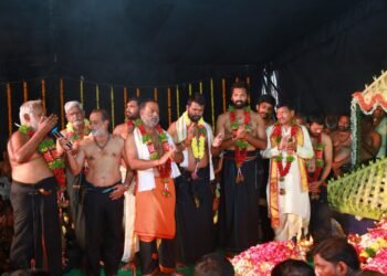 కన్నుల పండుగగా రఘునాథ్ యాదవ్ కన్నెస్వామి పడి పూజ