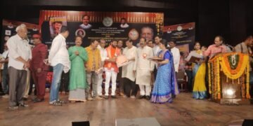 సోషల్ పర్సనాలిటీ ఆఫ్ ది ఇయర్ అవార్డు అందుకున్న జాతీయ బీసీ దళ్ అధ్యక్షులు దుండ్ర కుమారస్వామి