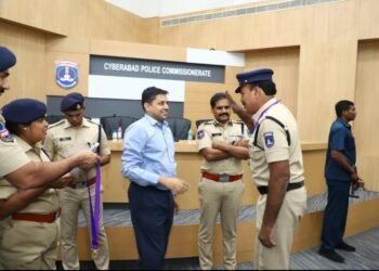 సేవా పతకo అందుకున్నా మహమ్మద్ గౌసూద్ధిన్