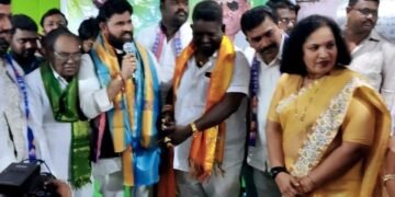 ఇంటర్ విద్యార్థి సాత్విక్ మృతి పై స్పందించిన జాతీయ బీసీ దళ్ అధ్యక్షుడు.. సమస్యలకు చావు పరిష్కారం కాదన్న దుండ్ర కుమార స్వామి