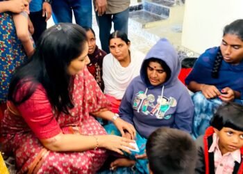 చిన్నారి కుటుంబానికి ఆర్థిక సహాయం చేసిన కీర్తి రెడ్డి