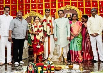 బుర్ర వెంకటేశం కుమారుడు పెళ్లికి మంత్రి మరియు తెలంగాణ బీసీ కమిషన్ చైర్మన్ హాజరు