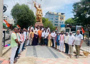 వైఎస్ఆర్ కి ఘన నివాళులు అర్పించిన సత్యం రావు