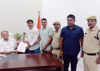 రాష్ట్ర హోంగార్డ్ సమస్యల పై సోమేశ్ కుమార్ కి వినతి పత్రం అందజేసిన హోమ్ గార్డ్ అధ్యక్షుడు అశోక్ కుమార్