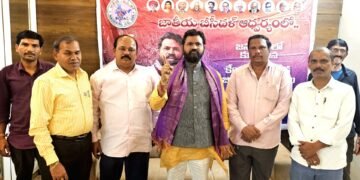 బీసీ కులాల అభ్యున్నతికి అభివృద్ధికి పెద్దపీట వేస్తున్న వారికే బీసీల మద్దతు- దుండ్ర కుమారస్వామి