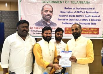 జాతీయ బీసీ కమీషన్ ఛైర్మన్ హన్సరాజ్ గంగారామ్ ను కలిసిన జాతీయ బీసీ దళ్ అధ్యక్షులు దుండ్ర కుమారస్వామి