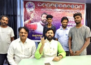 లోక్ సభ ఎన్నికల ముందే కులగణన సర్వేకు ప్రభుత్వ ఉత్తర్వులు జారీ చేయాలి..! జాతీయ బీసీ దళ్ అధ్యక్షుడు దుండ్ర కుమారస్వామి
