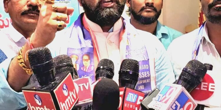 బీసీల రిజర్వేషన్స్ కోసం, న్యాయం కోసం ఎవరితో అయినా యుద్ధమే: దుండ్ర కుమారస్వామి
