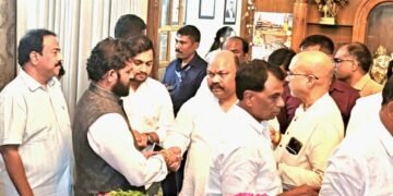 డిఎస్ మృతి పై ప్రముఖుల నివాళి