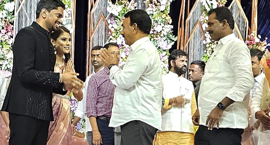 వనపర్తి కలెక్టర్ ఆదర్శ సురభి వెడ్డింగ్ రిసెప్షన్.
