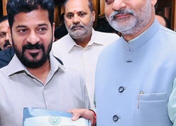 సమాచారం వెంటనే అందించేలా ప్రభుత్వ శాఖలను ఆదేశించండి