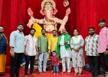గుట్టల బేగంపేట్ వినాయకుడిని దర్శించుకున్న అడిషనల్‌ డీసీపీ జయరాం