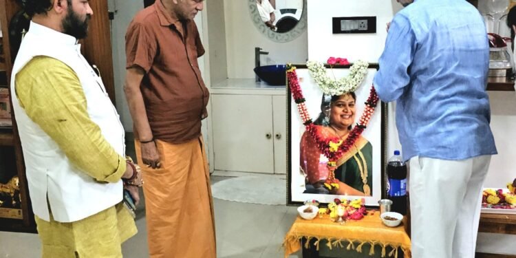 రాజేంద్రప్రసాద్ ను పరామర్శించిన బీసీ నేతలు