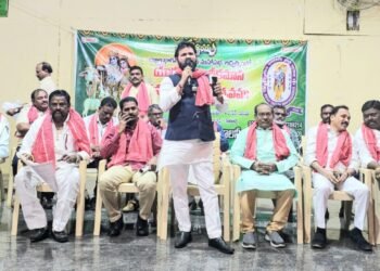 యాదవులు అన్ని రంగాలలో ఎదగాలి