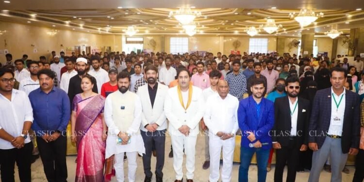 నిరుద్యోగ యువతకు సువర్ణావకాశం
