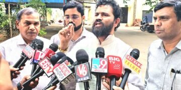 ఎస్టీ బాలికల గురుకుల హాస్టల్లో విషాహార ఘటన పై…HRC లో ఫిర్యాదు