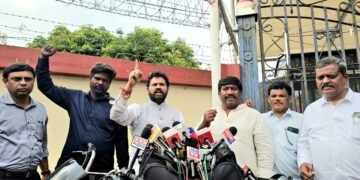 కోర్టు న్యాయం వైపు నిలుస్తుంది