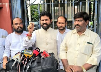 బీసీ రిజర్వేషన్లపై హైకోర్టు స్టే – దుండ్ర కుమార్ స్వామి తీవ్ర ఆవేదన