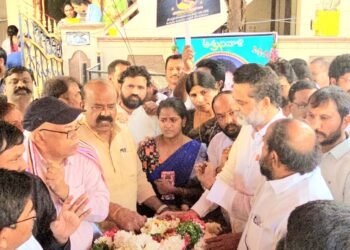 సాయి ఈశ్వరాచారికి నివాళులర్పించిన బీసీ నేతలు