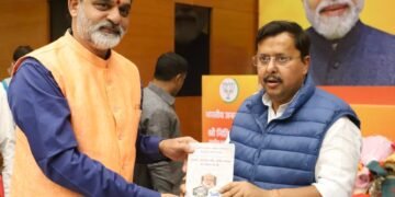 నితిన్ నబిన్‌ను కలిసి శుభాకాంక్షలు తెలిపిన డా. వకుళాభరణం కృష్ణమోహనరావు