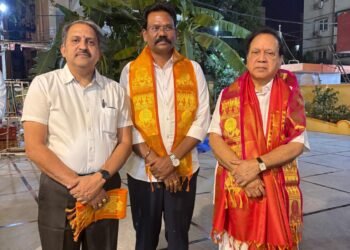 అభయాంజనేయ స్వామి దేవస్థానాన్ని కంచిపీఠం దత్తత
