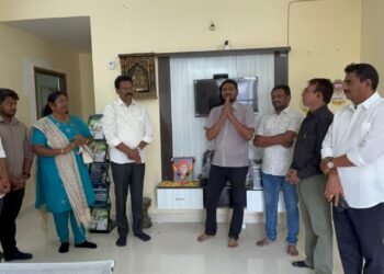 సమాజ సంస్కరణ యోధుడు ఫూలేకు నివాళి