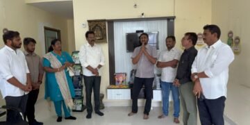 సమాజ సంస్కరణ యోధుడు ఫూలేకు నివాళి