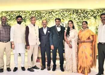 నూతన వధూవరులను ఆశీర్వదించిన ప్రముఖులు