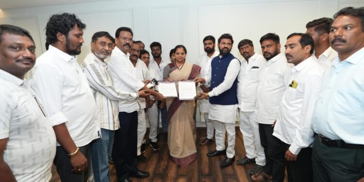 బీసీల సామాజిక న్యాయం కోసం కేంద్రంపై ఒత్తిడి అవసరం