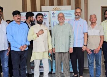 ఆరోగ్యవంతమైన సమాజ నిర్మాణానికి వైద్య శిబిరాలు దోహదం