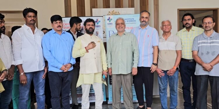 ఆరోగ్యవంతమైన సమాజ నిర్మాణానికి వైద్య శిబిరాలు దోహదం