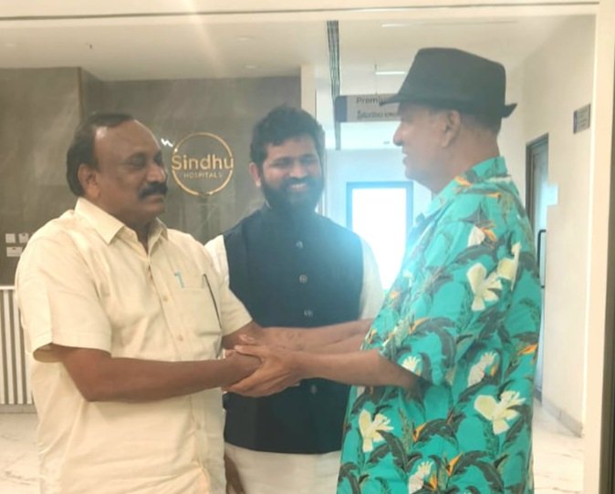 బొడ జనార్దన్ సతీమణిని పరామర్శించిన పద్మశ్రీ డా. రాజేంద్ర ప్రసాద్, డా. సోమరాజు, దుండ్ర కుమారస్వామి